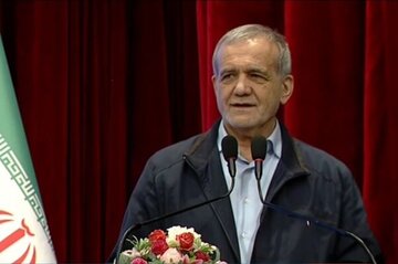 انتقاد پزشکیان از اجرا نشدن برنامهها برای احیای دریاچه ارومیه در زمان گذشته