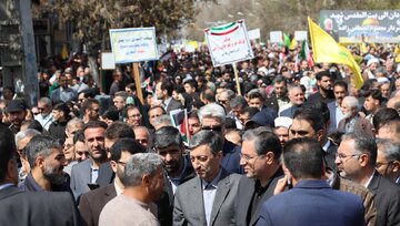 تصاویری از حضور پرویز فتاح در راهپیمایی روز قدس / رئیس ستاد فرمان اجرایی امام در کدام شهر بود؟
