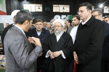 تصاویری از درختکاری آملی لاریجانی در این محل