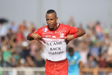 خداحافظی ستاره خارجی گلزن فوتبال ایران در ۴۲ سالگی