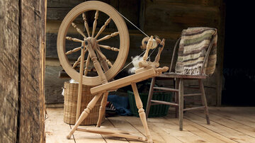 دستبافتههایی از عشق و پنبه/ یک کسبوکار موفق با طرفدارانی در داخل و خارج از کشور/ «شغل اولم مادری است»