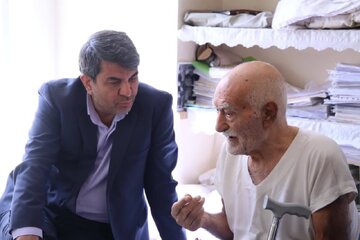 دیدار استاندار کرمان با سردار مدرسه سازی ایران/ عطا احمدی ۲۵۰ مدرسه ساخت