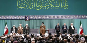 رهبر انقلاب: اتحاد دنیای اسلام، تنها راه ایستادگی در مقابل باجطلبی قدرتهای بزرگ است