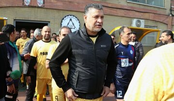 عکس| خوشگذرانی علی دایی در پیست اسکی