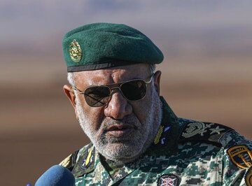 فرمانده ارتش: انسداد مرزی تا کنون پیشرفت چشمگیری داشته است/ تجهیزات ضد هوایی نیروی زمینی، درحال جایگزینی با سلاحهای جدید است