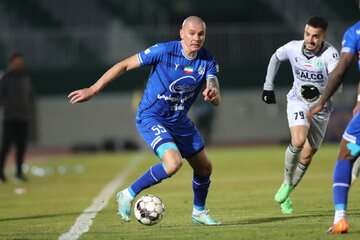 محرومیت یک استقلالی از دیدار با تراکتور