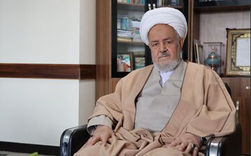 هشدار رئیس دفتر عقیدتی سیاسی فرمانده کل قوا درباره مذاکره با آمریکا/ مراقب زلنسکیهای ایران باشیم