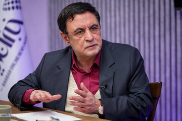 هشدار یک اصولگرا درباره پدیده خطرناک سیاسی/ هیچ نهاد و شخصیتی از آسیب تندروها مصون نیست/ این افراد امنیت کشور را بهم می زنند