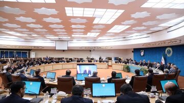 پزشکیان: به هیچوجه پذیرفتنی نیست که با صحبت و ادعای فردی در آن سوی دنیا اقتصاد ما متلاطم شود