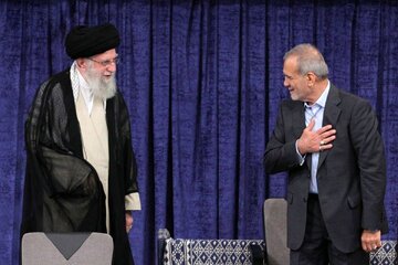 پزشکیان: هیچ قدرتی نمیتواند ملتی که باهم هستند و پشت سر امامی حرکت میکنند زمینگیر کنند/ وحدت حرف اول و آخر را می زند