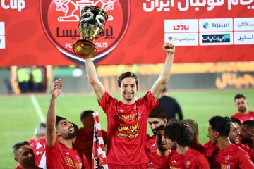 گولسیانی: دوست دارم در پرسپولیس از فوتبال خداحافظی کنم/ پرسپولیس در سخت‌ترین و آخرین قدم‌ها همیشه متحد بوده