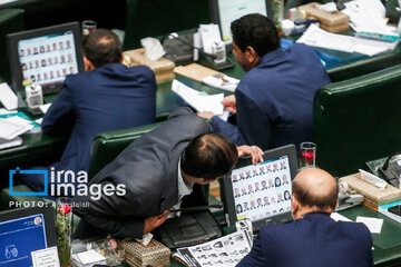 اعلام وصول ۲ سوال ملی نمایندگان مجلس از وزیر کار