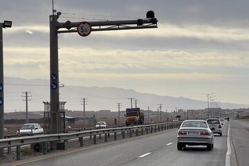 ثبت بیش از ۱۱ میلیون تردد خودروها در جادههای لرستان