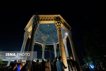 حافظ و دوران گذار از یورش مغول به ایران