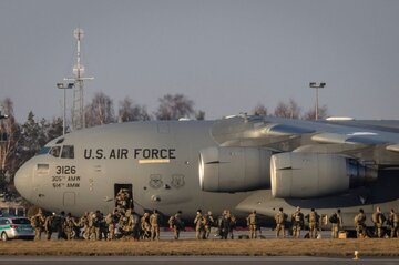 خروج نیروهای آمریکایی از پایگاه کمک تسلیحاتی به اوکراین در لهستان