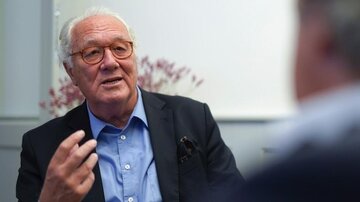 سفیر پیشین سوئیس: ایران در مذاکره با آمریکا از برنامۀ اتمی خود عقب‌نشینی نخواهد کرد