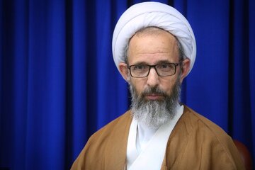 عضو جامعه مدرسین: رهبری همواره خطرات پیش رو را شناسایی کرده و بهترین راهکارها را ارائه میدهند