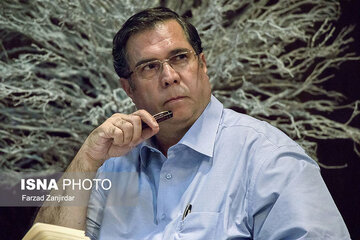 علی دهباشی از بیمارستان مرخص شد