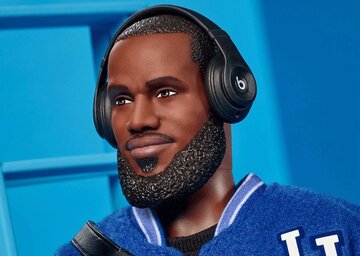 عکس | پادشاه، باربی شد!