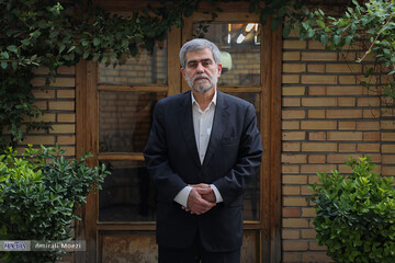 فریدون عباسی: هم با عقل و عزت مذاکره می کنیم هم دستمان روی ماشه است/ اگر کسی برای ترامپ نسخه ای پیچیده؛ نظر خودش را گفته است