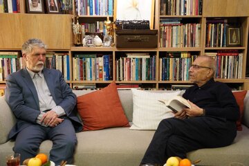 وزیر فرهنگ با هادی خانیکی دیدار کرد