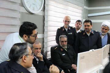 پزشکیان سر زده به مقر پلیس راهور رفت