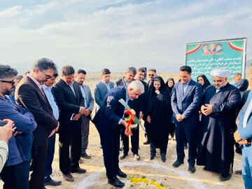 کلنگ زنی کارخانه تولید لاستیک سبک و سنگین در شهرستان جیرفت / آغاز دوران توسعه صنعتی در شهر دقیانوس