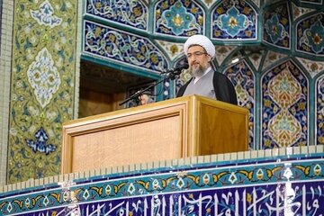 امام جمعه تبریز: جنگ فعلا متوقف شده، اما صلح با آمریکا و اسرائیل در کار نیست/ امام جمعه کرج: امید به آینده مهمترین درس نهضت امام حسین(ع) است