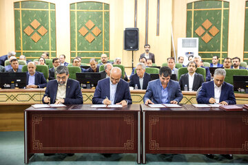 امضای سه تفاهمنامه مهم در حوزه صنعت و سرمایهگذاری استان کرمانشاه