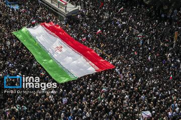 تشییع پیکر شهدای جنگ ۱۲ روزه با اسرائیل در شهرهای مختلف + عکس