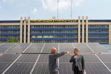 تولید برق خورشیدی در وزارت ارتباطات از مرز ۳۳۰ کیلووات گذشت