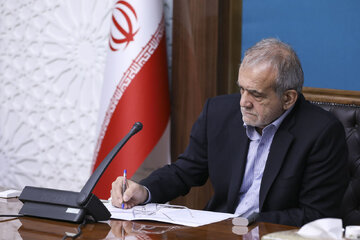 دستور ویژه پزشکیان برای حل مشکل ناترازیهای انرژی/ مشکلات سرمایهگذاران و تولیدکنندگان برق رفع شود