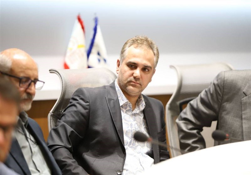 روشنک: باشگاهها تعامل کنند تا فصل سخت را پشت سر بگذاریم