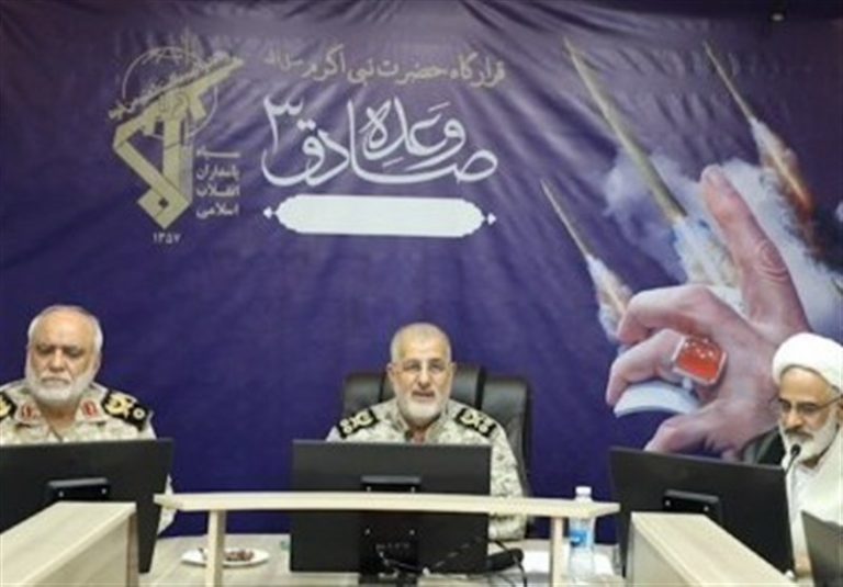 سرلشکر پاکپور: عملیاتهای هوافضای سپاه قطع نمیشود