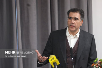 طعنه علیرضا معزی به دو جریان «دولت انتقالی» و پروژه «خالصسازی»/ برای هر دو، تداوم انسجام ملت، پایان حیات سیاسی است