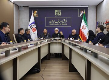 عارف: برنامه اقتصادی دوران جنگ را از ماه‌های ابتدایی دولت تهیه کرده بودیم / آمریکا به دنبال جدایی مردم ایران از حکومت است