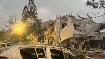 هنرمندان دوشادوش مردمی متحد، در برابر متجاوز قرار گرفتهاند