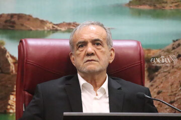 پزشکیان: تصور نکنید که من آدم عجیب و غریبی ام؛ به پیر به پیغمبر مثل شما هستم