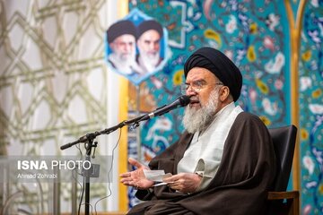 احمد خاتمی: پیروزی ایران در جنگ ۱۲ روزه به دلیل رهبری بصیر، نافذ، مقتدر و دوراندیش مقام معظم رهبری بود/ لحظه به لحظه مدیریت ایشان وعده صادق بود