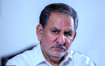 اسحاق جهانگیری:هیچیک از فرماندهان نظامی شهید،گوشی هوشمند نداشتند/بزرگترین نقطه قوت جنگ،انتصاب جایگزین برای فرماندهان شهید بود/جاسوس واقعی را پیدا کنیم