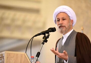 امام جمعه رشت: عده ای در داخل به دنبال حل مشکلات به دست این جنایتکاران هستند/ امام جمعه یزد: دروغ حقوق بشر آمریکایی در جنگ تحمیلی ۱۲روزه ثابت شد