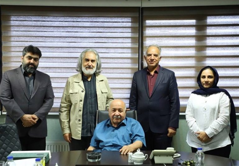 انجمن موسیقی ایران جایی برای زنان نیست / اینجا سرقفلی پیرمردهاست