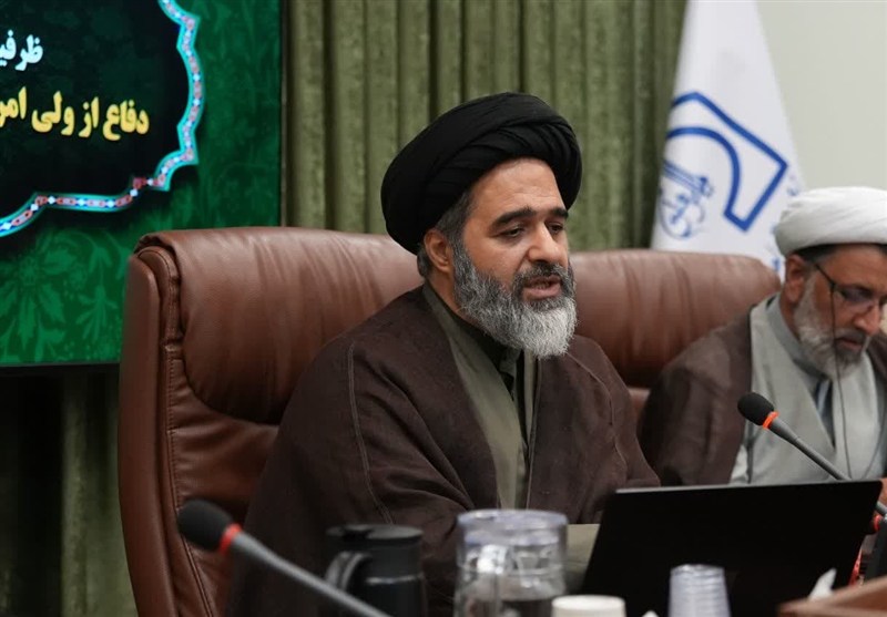 بازخوانی ظرفیت فقه شیعه در دفاع از ولی امر مسلمین ضروری است