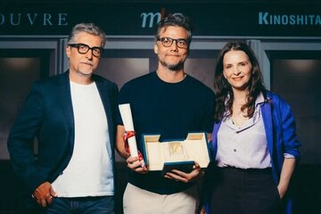 بازیگر غایب در کن جایزه‌اش را از ژولیت بینوش گرفت