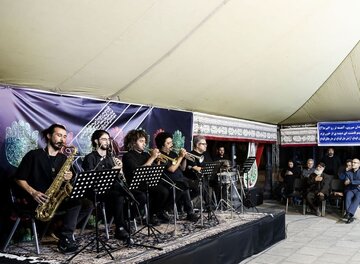 بداههخوانی هادی فیضآبادی در وصف اهل بیت