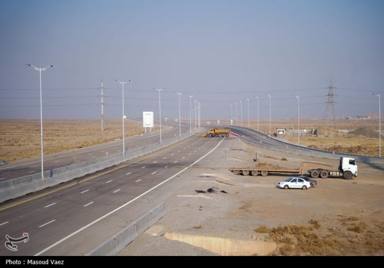تردد روان در محورهای شمالی/ ترافیک در آزادراه پردیس ـ تهران