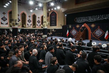 تصاویری از حضور فرزندان شهید سلیمانی در مراسم عزاداری بیت رهبری