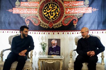 تصاویری از دیدار قالیباف با خانواده شهیدان طهرانچی، شادمانی و حاجیزاده