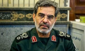 تصویری از سردار شهید ربانی در کنار رهبر انقلاب