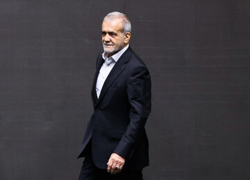 تفویض اختیارات به استانداران توسط رئیس جمهور/ پزشکیان: استانداران در استانها نماینده رئیس جمهور هستند